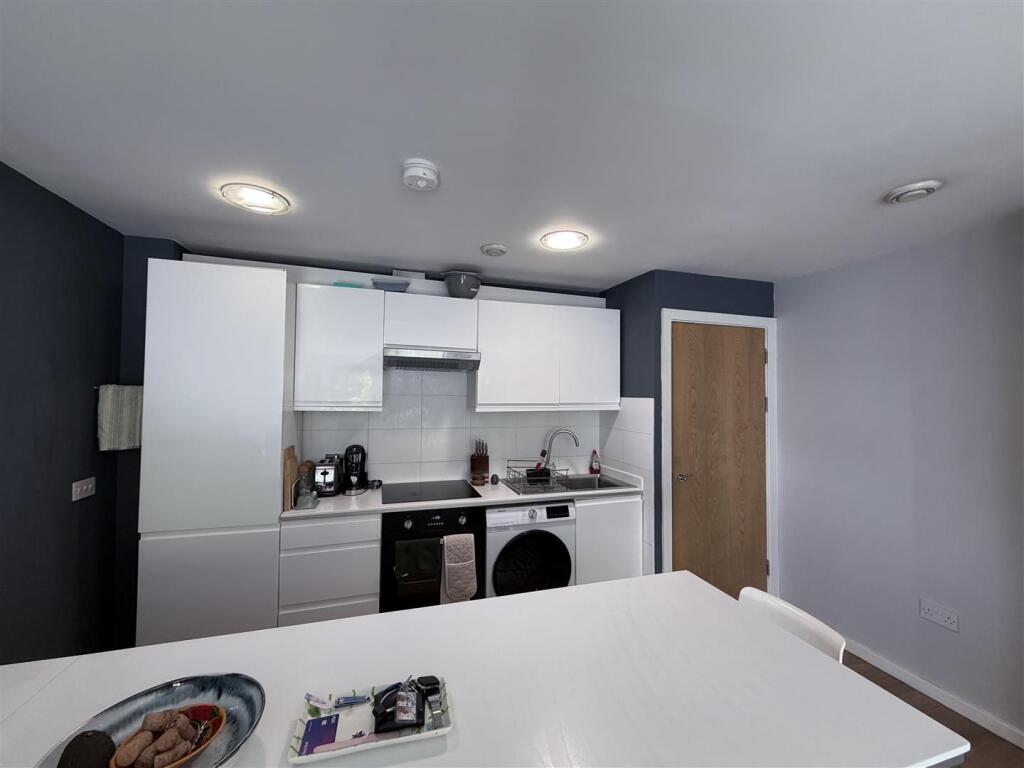 Apartment in Leeds - View 5