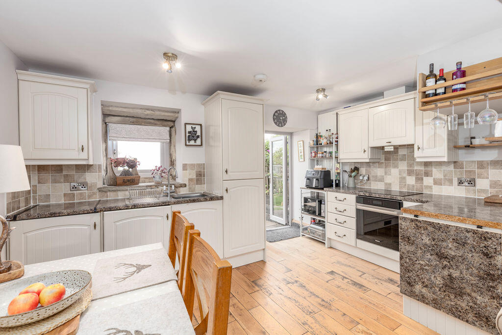 Lapwing Cottage, Lower Red Brink Lane, Sowerby Bridge, HX6 1PA photo 4
