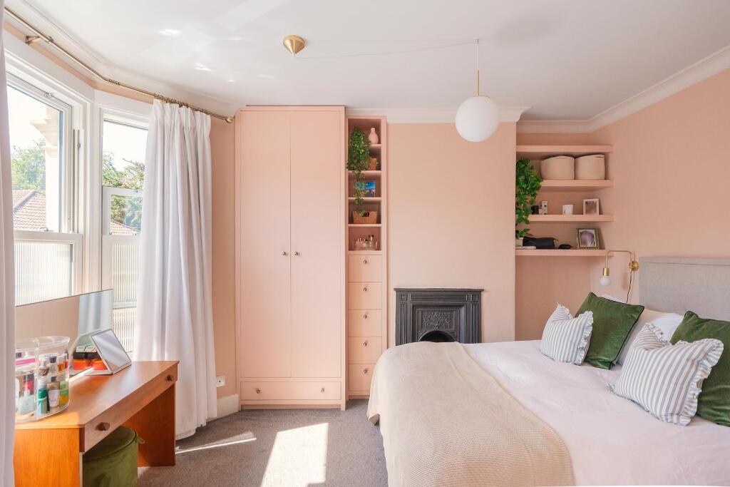House in Bristol - More