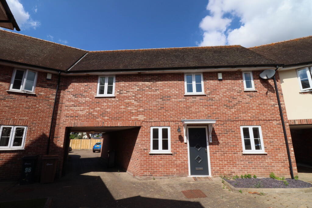 Main image of property: Longmead Avenue, Chelmsford, CM2 7EY