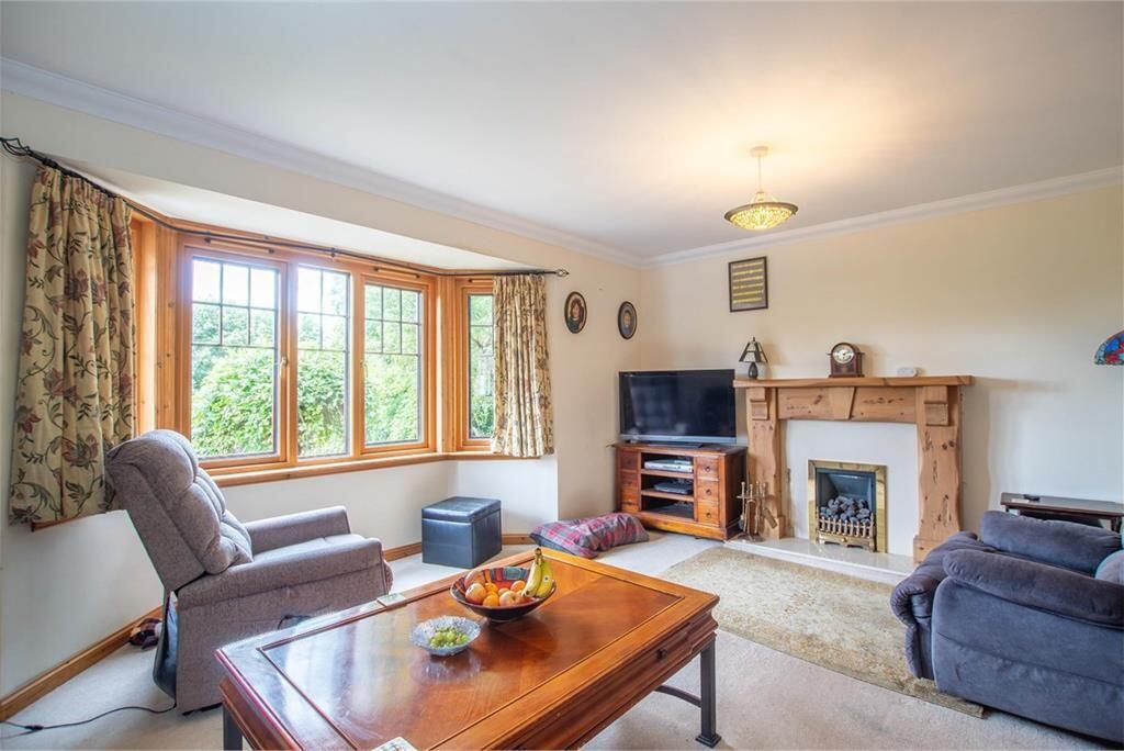 7b The Crescent, Skelmorlie, PA17 5DX photo 2