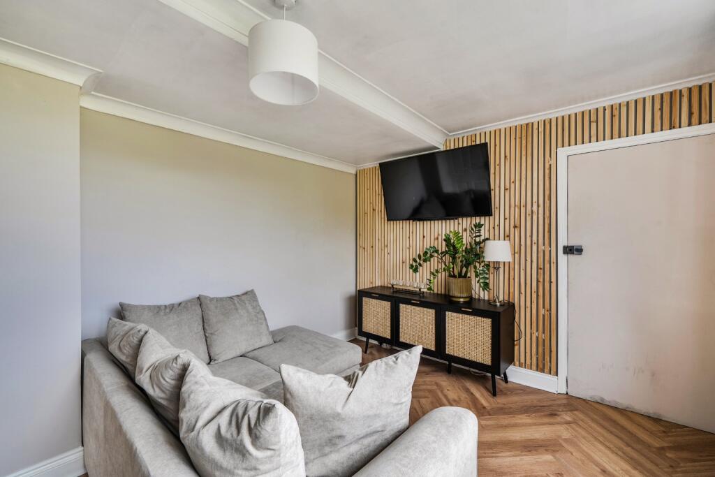 The Avenue, Surbiton - View 3