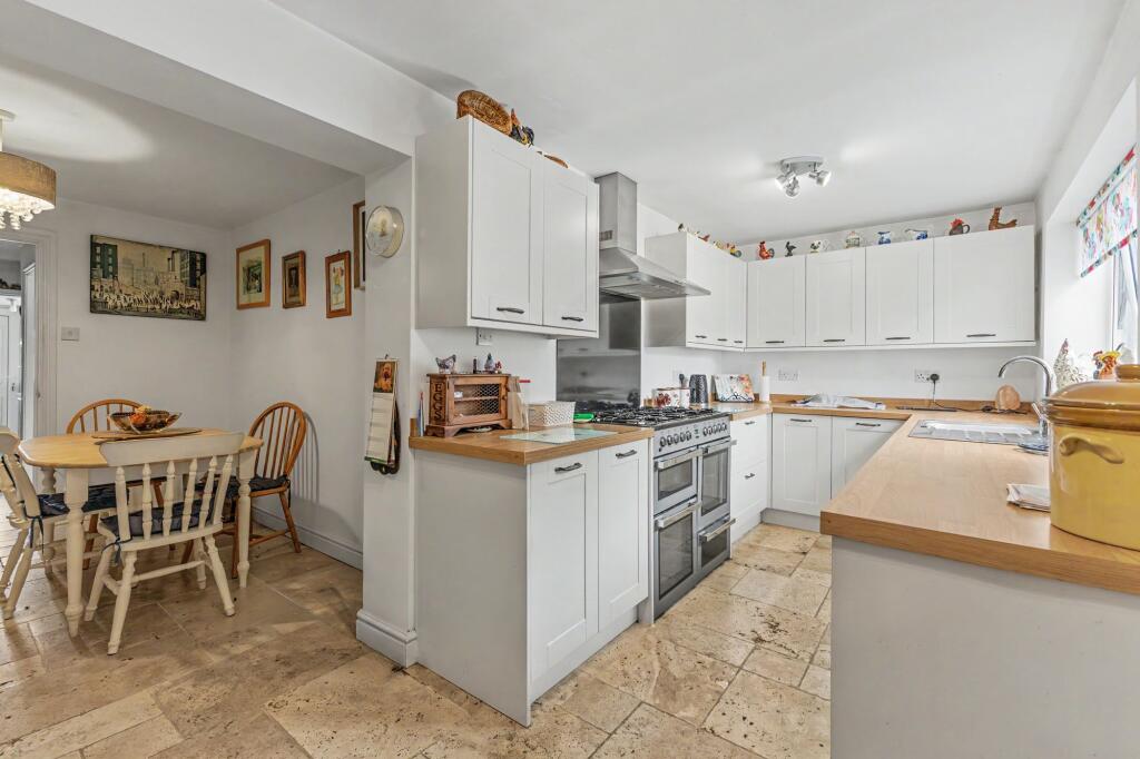 House in Evesham, Hampton - View 5