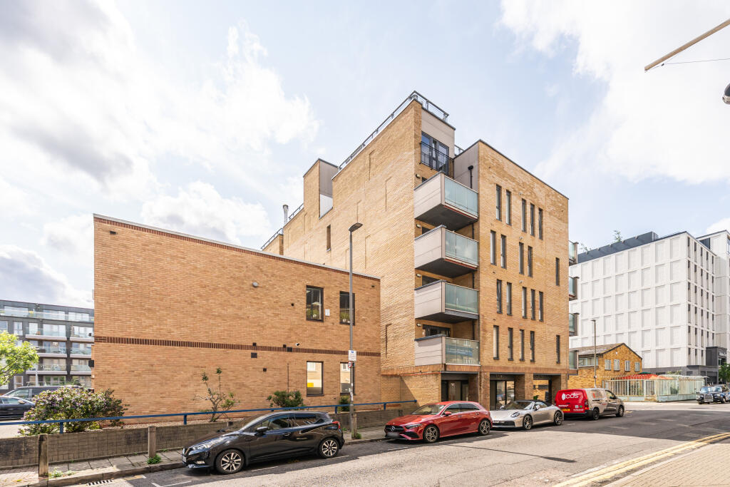 Main image of property: Chatfield Road, London, SW11