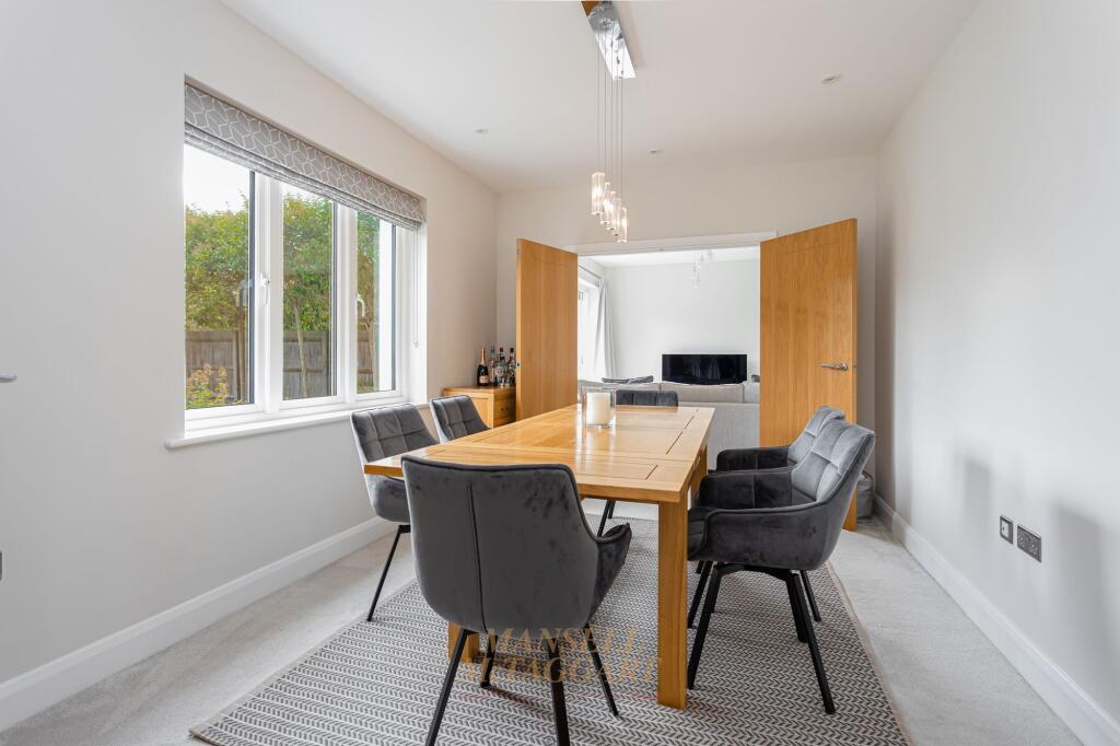 House in Reigate and Banstead, Horley - View 5