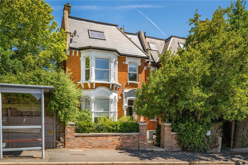 3-bed flat on Ferme Park Road, London, N4, £1,100,000