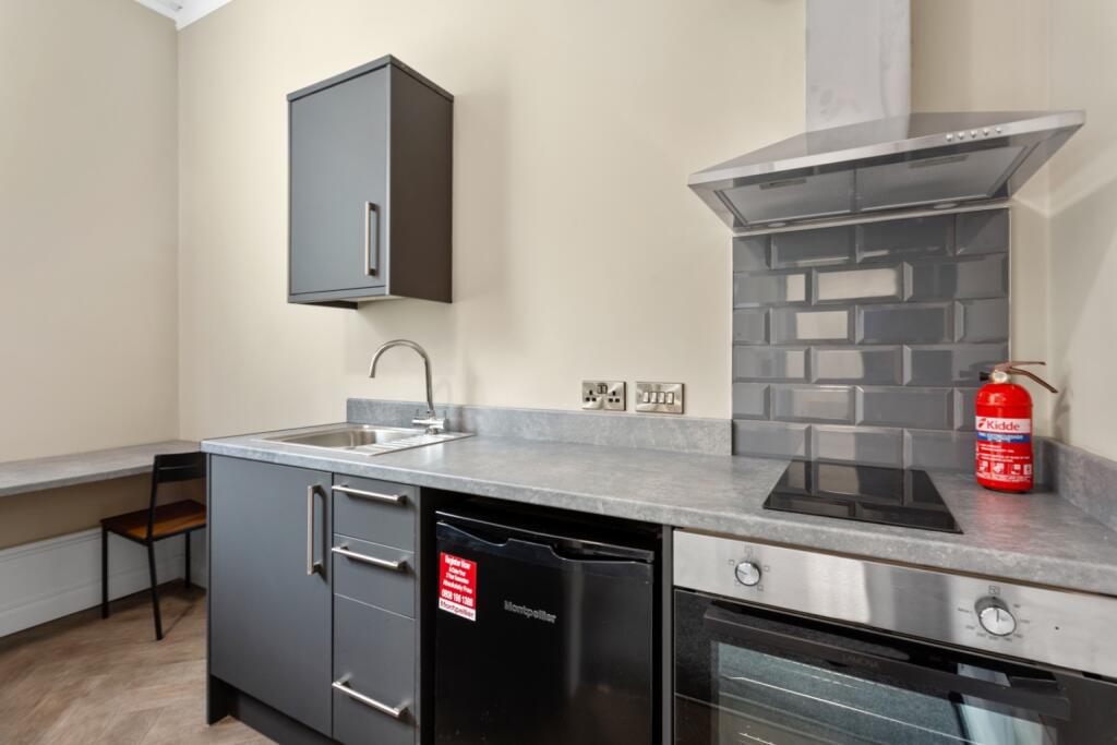 Apartment in Derby - View 3