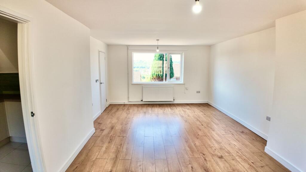 House in Newport - View 2