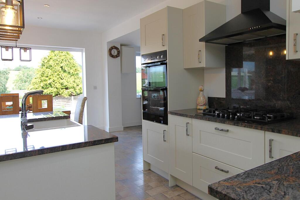 Heath Drive, Kidderminster photo 4