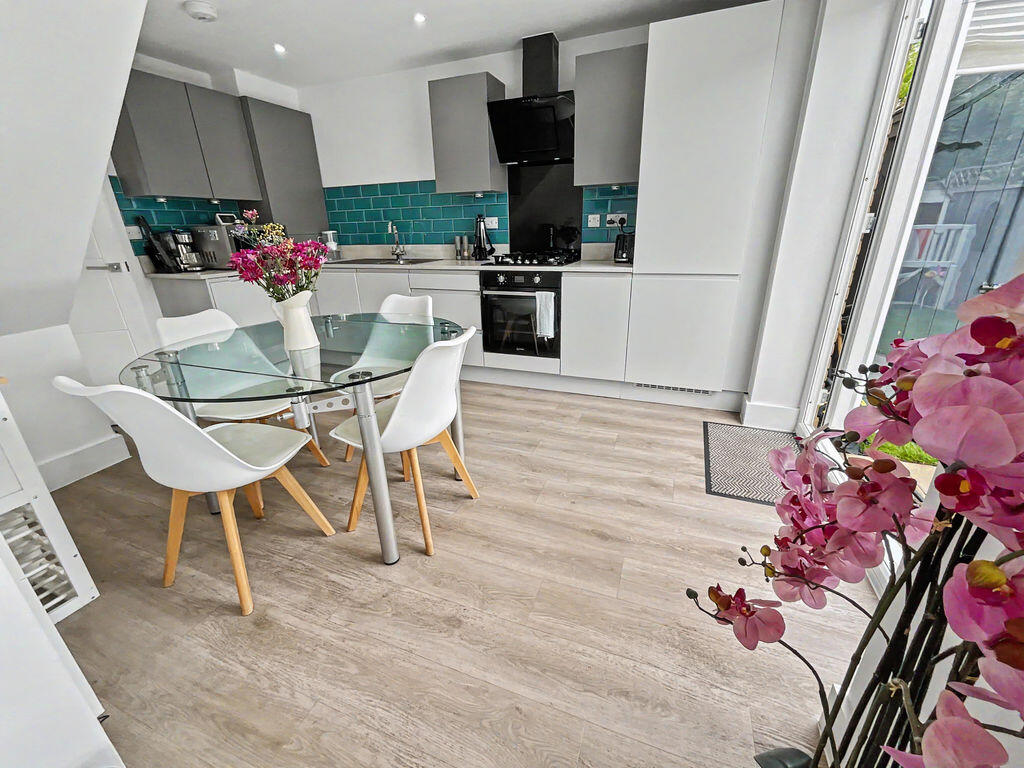 House in Bournemouth, Bournemouth, Christchurch and Poole - More