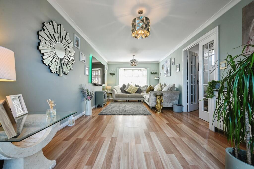 Valiant Gardens, Portsmouth, Hampshire, PO2 - View 5