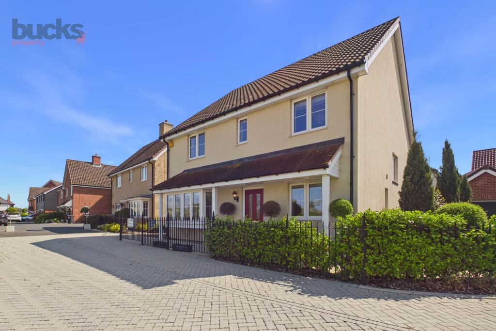 Main image of property: Gowlett Mews, Rayleigh, SS6