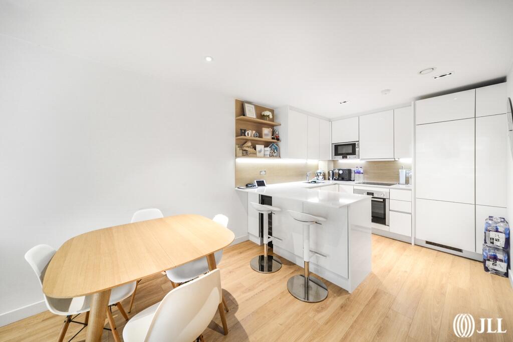 Apartment in London - View 5