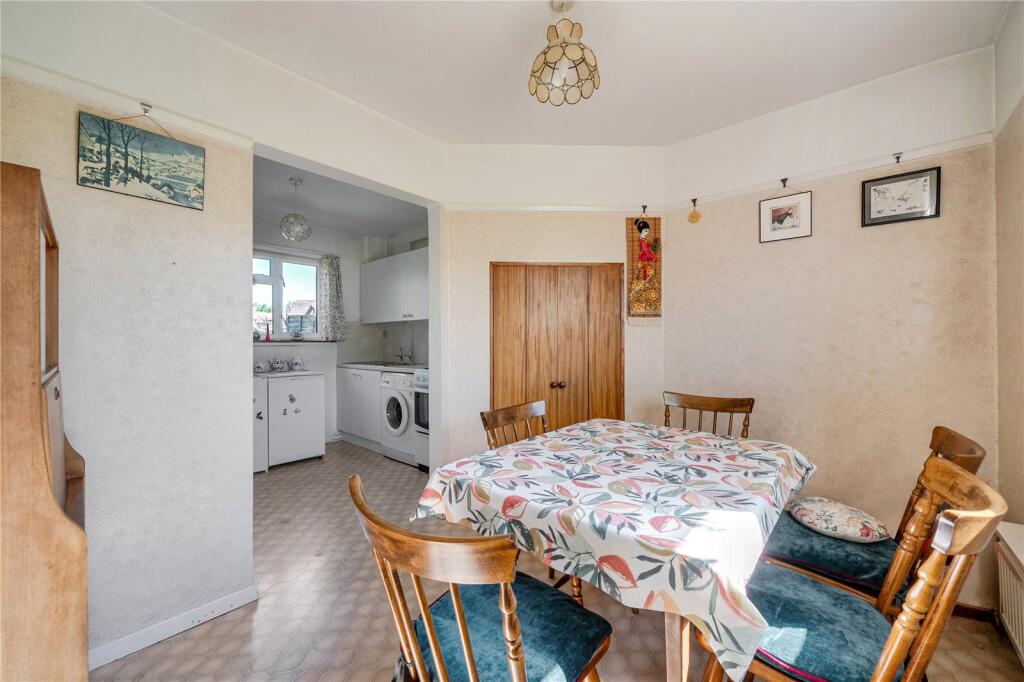 Heathfield Road, Hersham, KT12 – pohled 5
