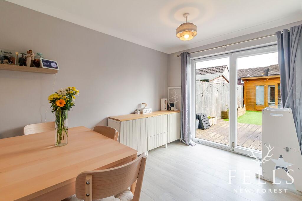 Jubilee Close, Ringwood, BH24 - View 4