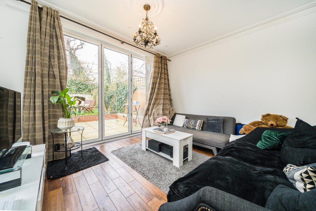 Apartment in London, Queen's Park - View 2