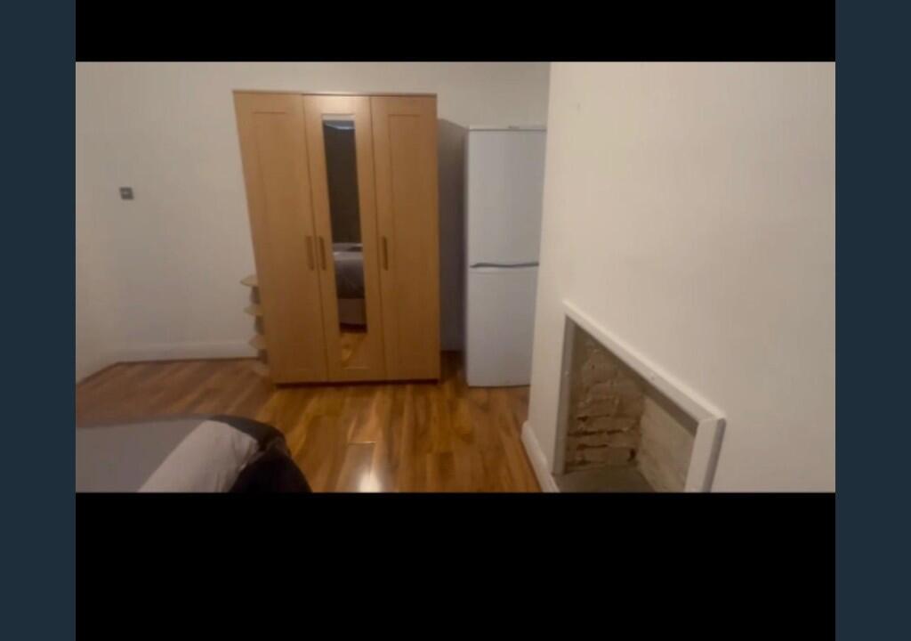 Main image of property: Manor Way, London, CR4