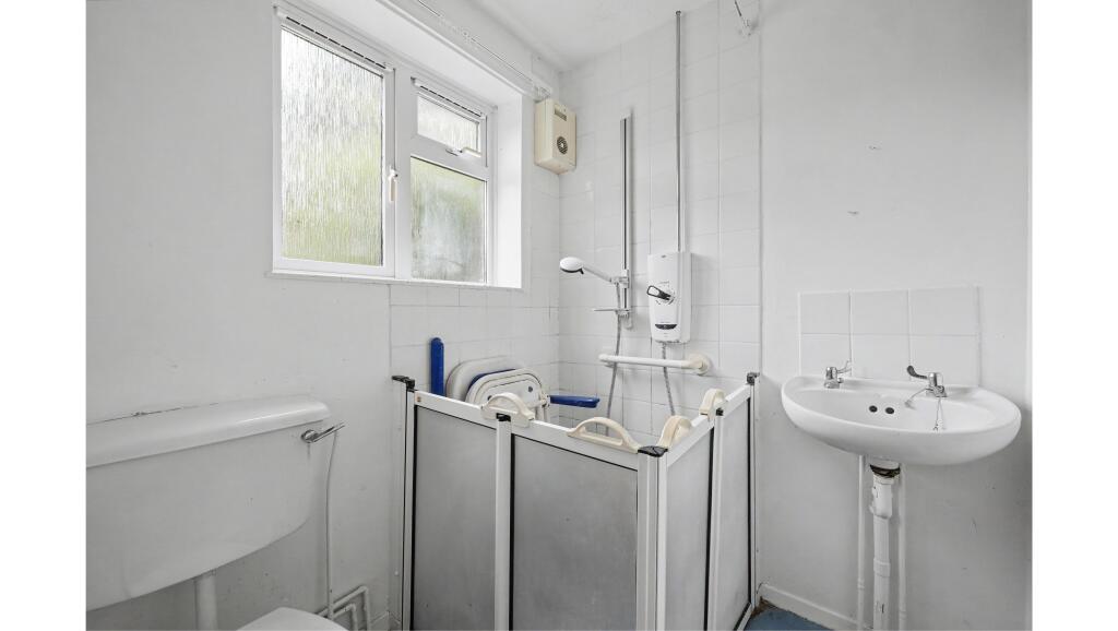 31 Talbot Close, Newbury, Berkshire, RG14 - View 4