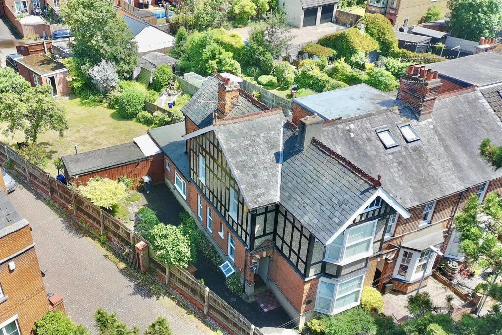Arbour Lane, Chelmsford photo 4
