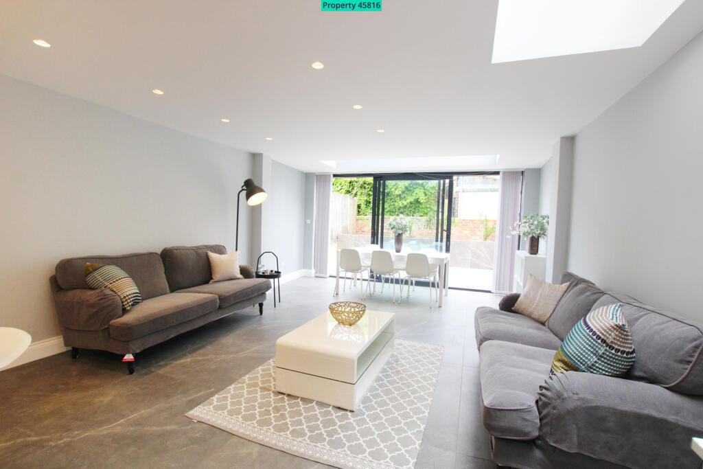 House in London - View 4
