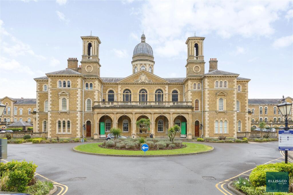Main image of property: Royal Drive, Friern Barnet, N11