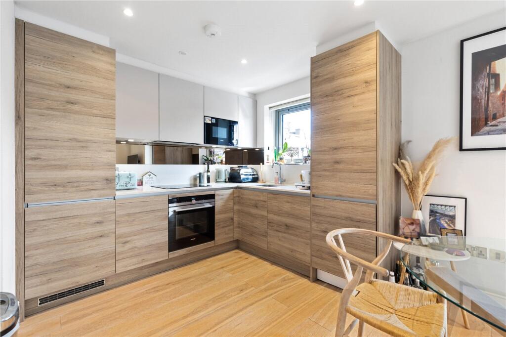 Apartment in London - View 3