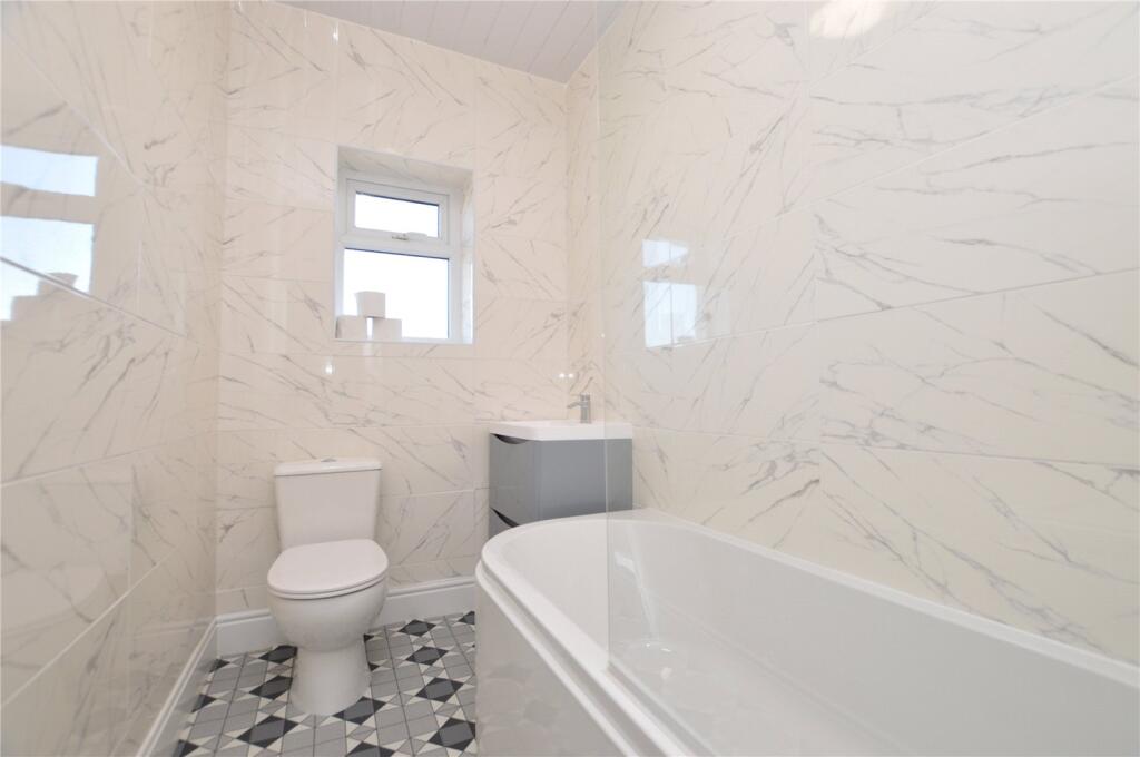 House in Leeds, Howlett Cross - View 4