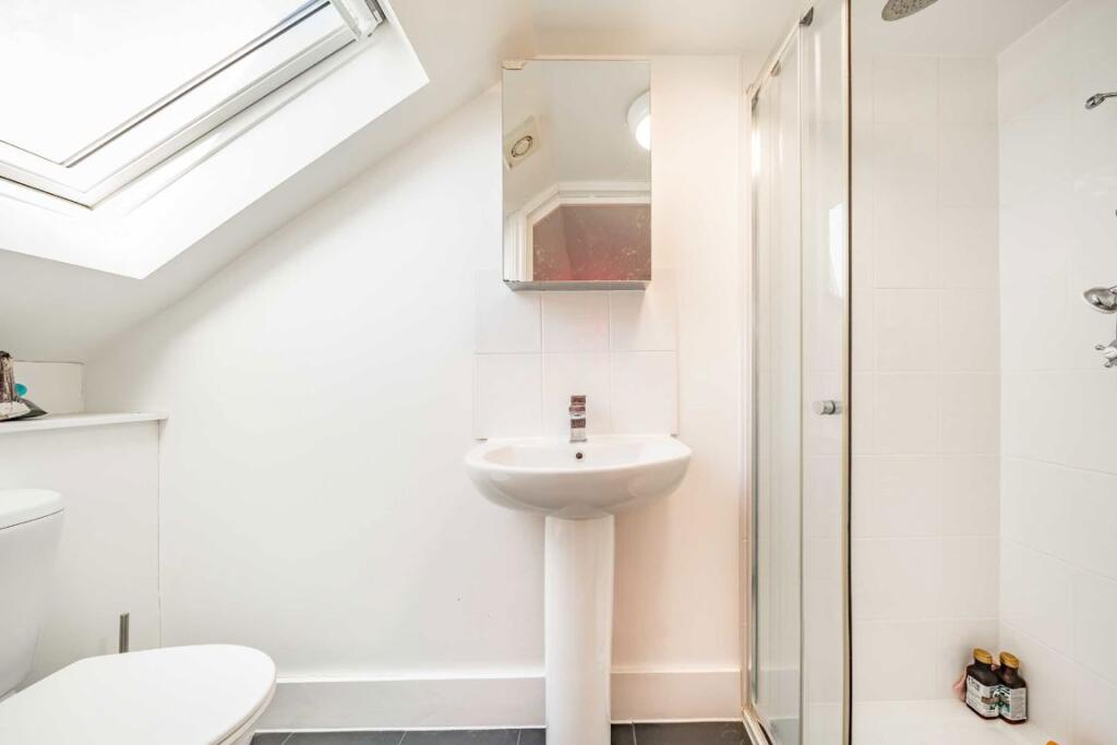 Apartment in London - More