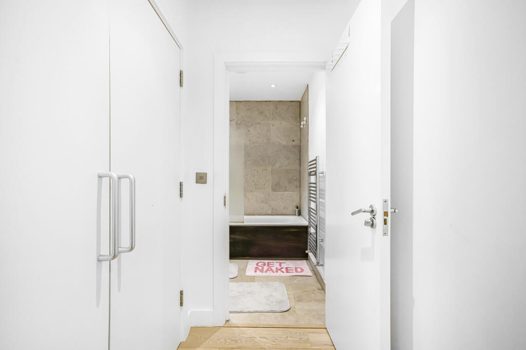 Apartment in London - View 5