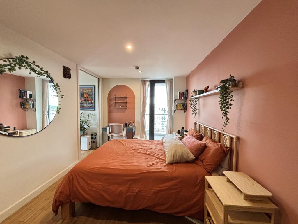 Apartment in Manchester, Hulme - View 4