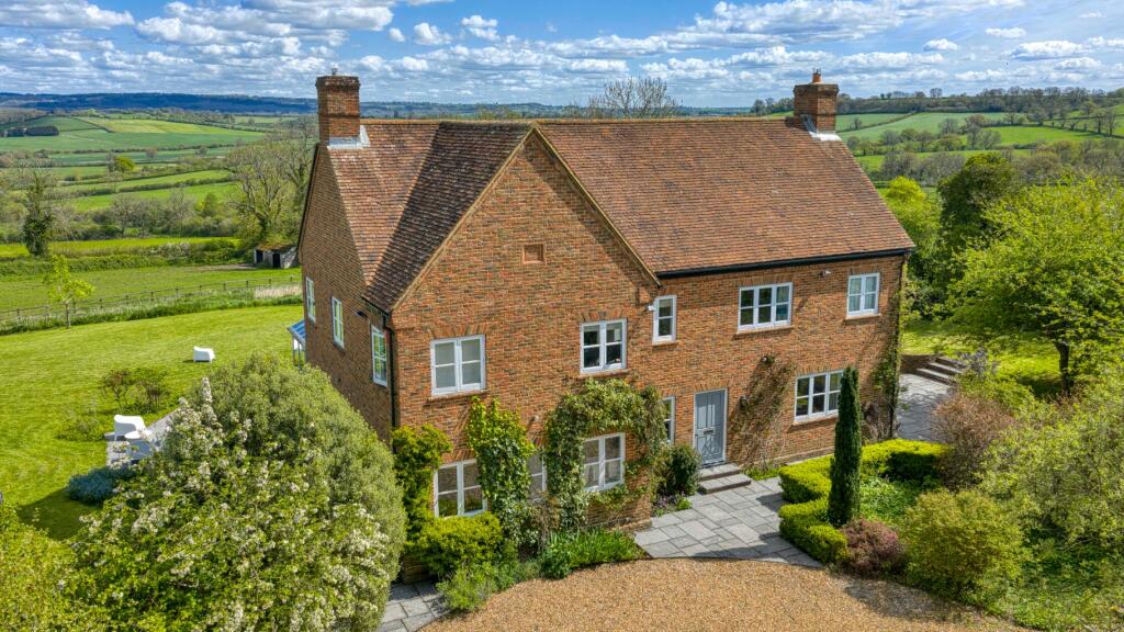 Main image of property: Close to the Newt
