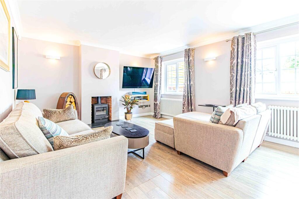 Holywell Road, Studham, Central Bedfordshire, LU6 photo 2