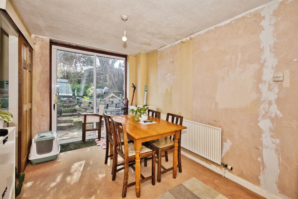 Additional image 6 of Yew Tree Close, Yeovil