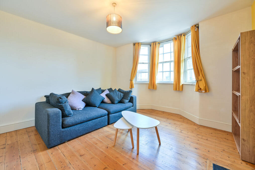 Apartment in London - More
