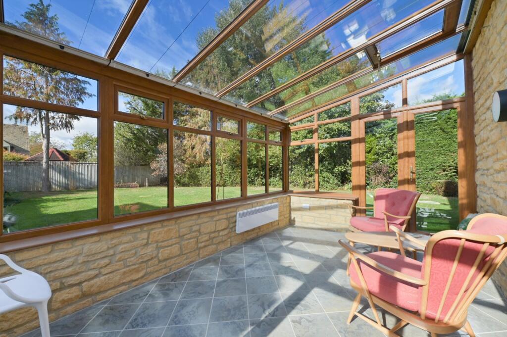 House in West Oxfordshire, Combe - More