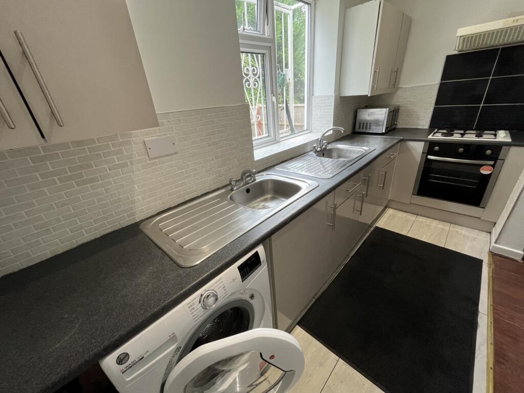 House in Leeds, Beckett Park, Burley - View 4