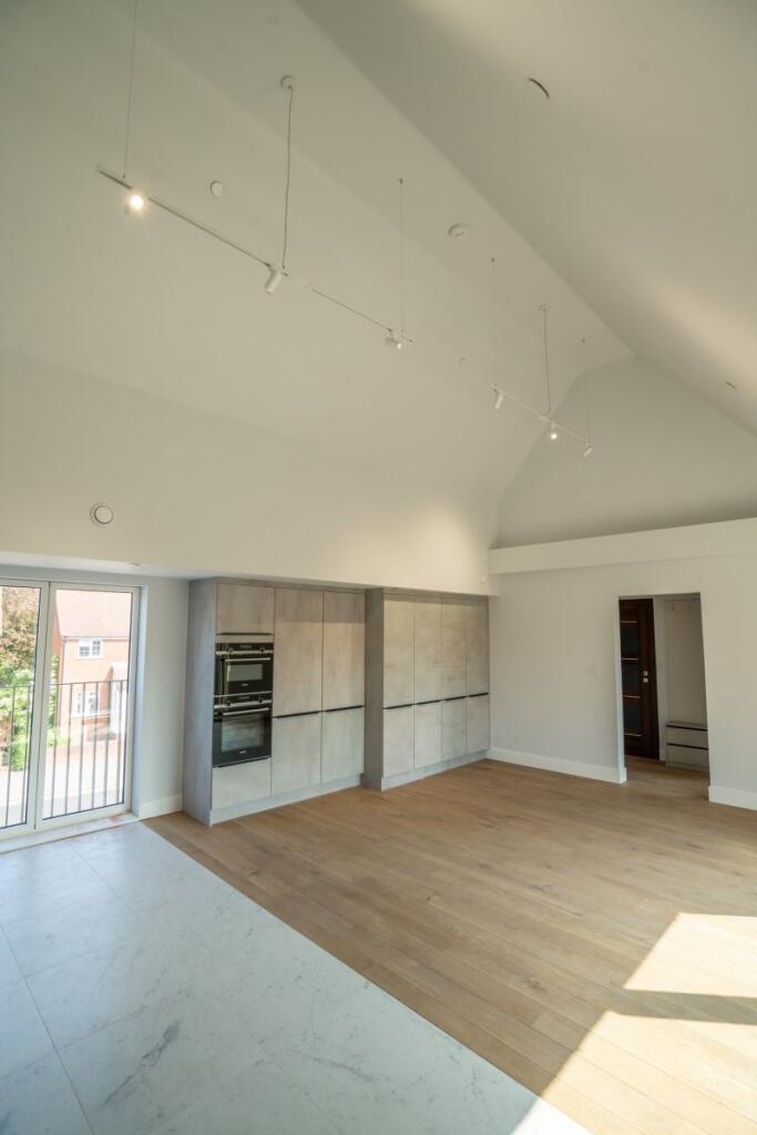 Apartment in Brentwood, Shenfield - View 4