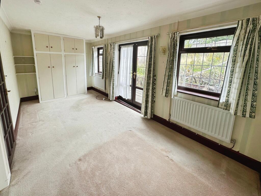 House in Stoke-on-Trent - View 4