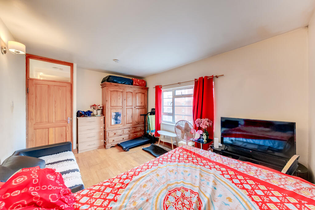 Apartment in London - More