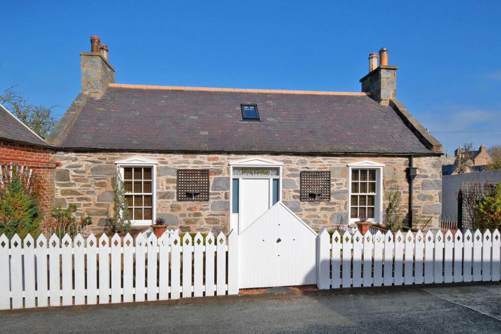 Wren Cottage Back Street, Fordyce, Banff, AB45 2SU