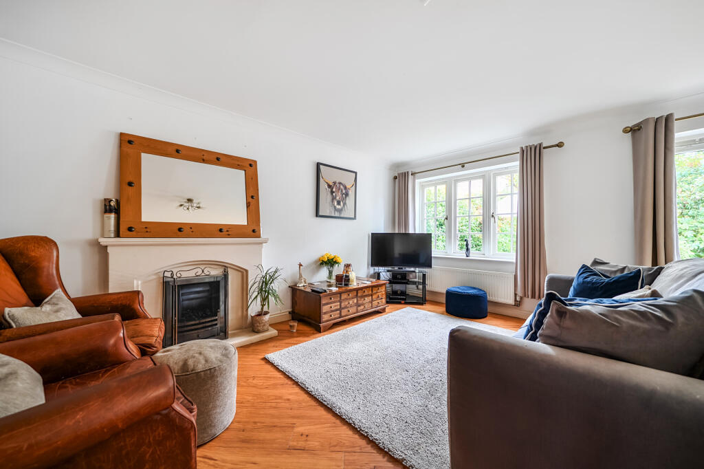 House in Tonbridge - More
