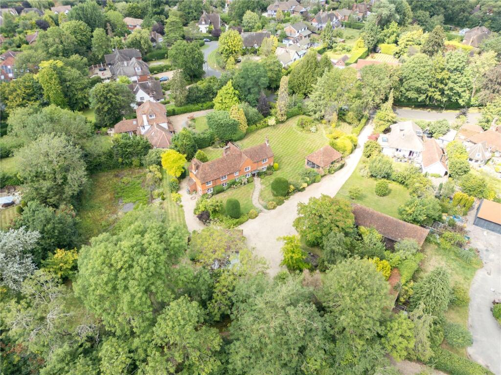 Abbotswood, Guildford, Surrey, GU1. 5 bedroom detached house for sale