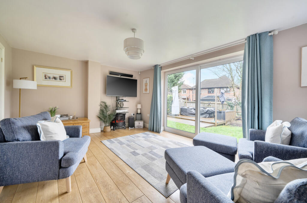 House in Reading, Warfield - View 4