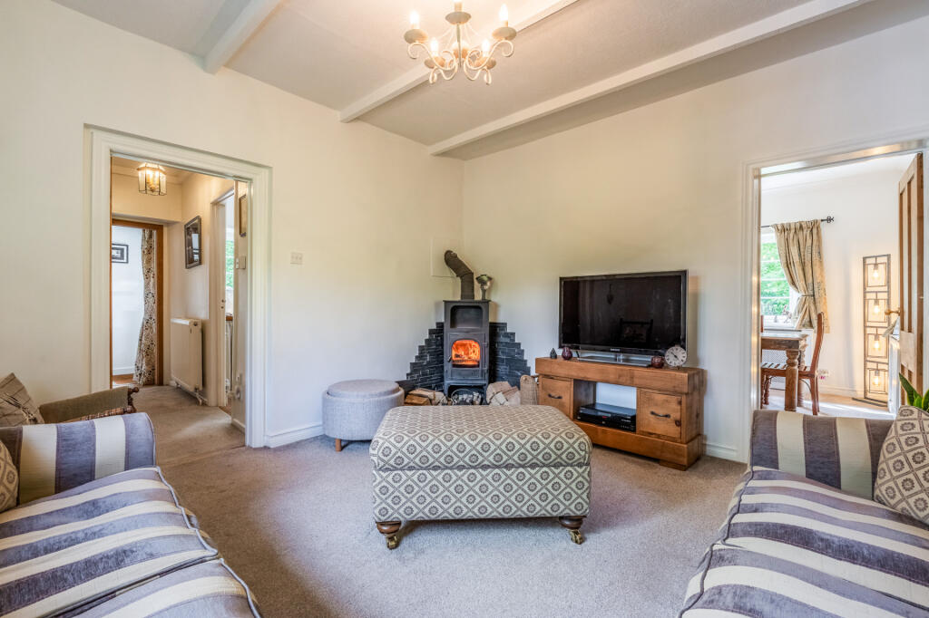House in Worcester - View 5