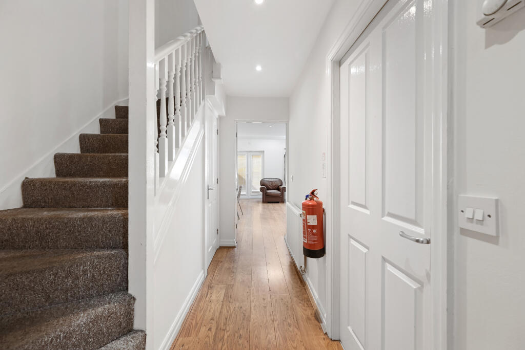 House in Warwick, Royal Leamington Spa - View 5