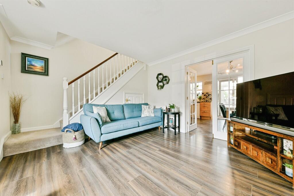 Station Close, Henlow photo 3