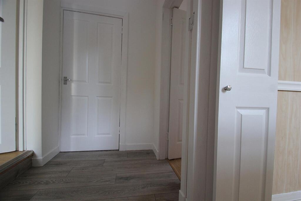 Apartment in Glasgow, East Dunbartonshire - More