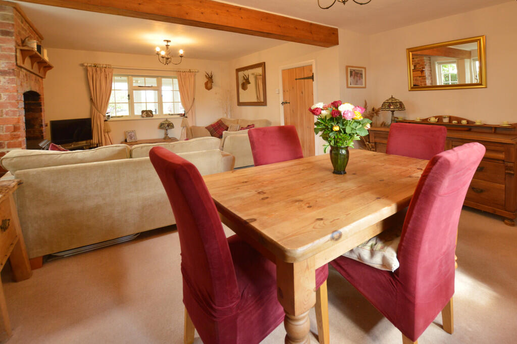 House in East Lindsey, East Keal - More