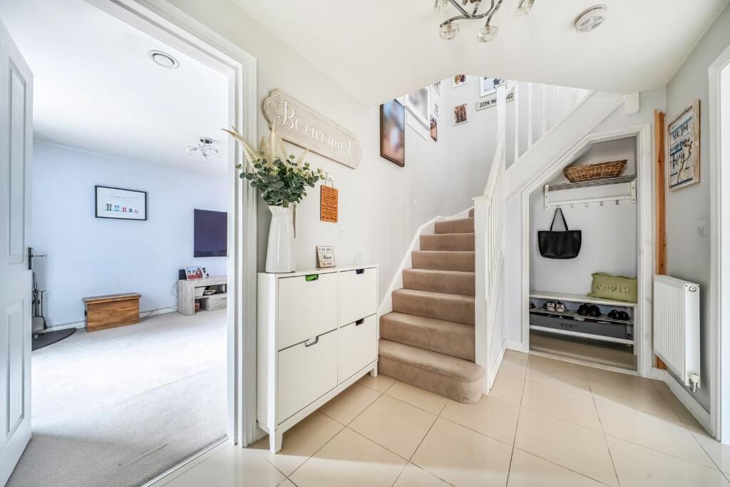 House in Chichester, Southbourne - More