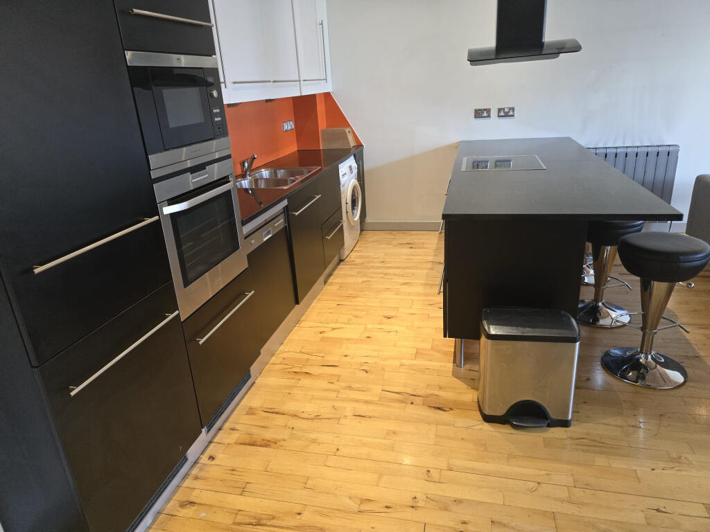 Main image of property: 3 Cambridge Street, Manchester, M1